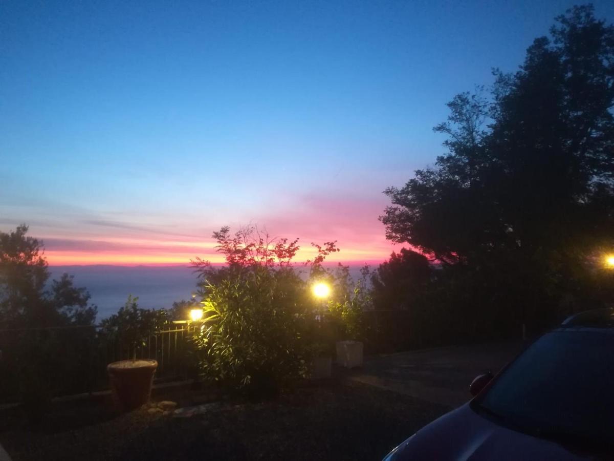 Bed and Breakfast Il Nido Rifatto Лаїгуелья Екстер'єр фото